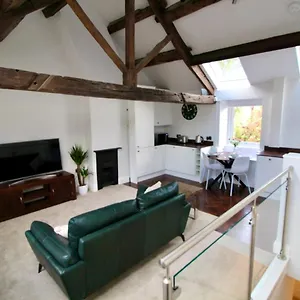 https://pheasants-crossing-luxurious-and-cozy-cottage-in.yorkshirehotels.net