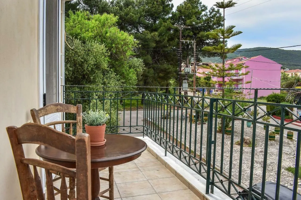 House Of Hats - Next To The Coast - Karavomylos Holiday home