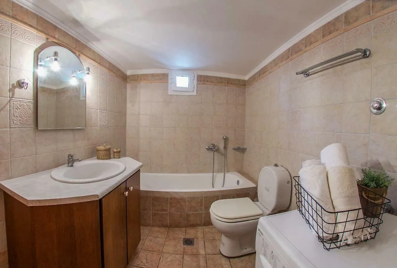 Holiday home House Of Hats - Next To The Coast - Karavomylos