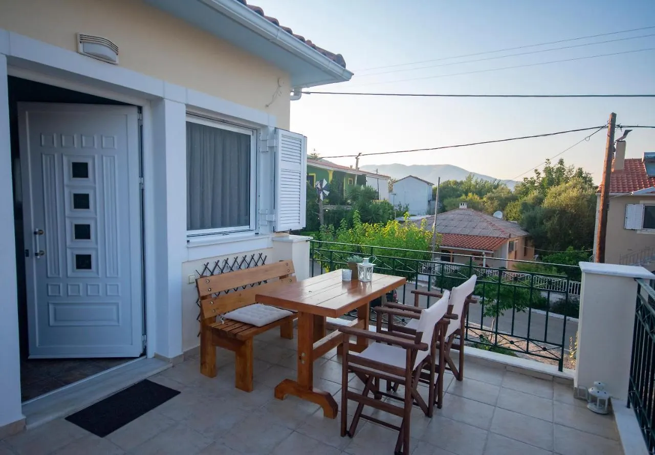House Of Hats - Next To The Coast - Karavomylos Greece